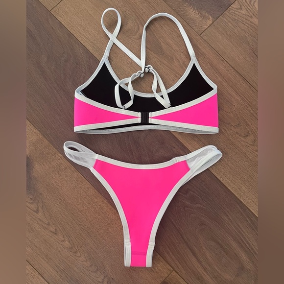 Hoaka Bikini Set - Picture 3 of 4